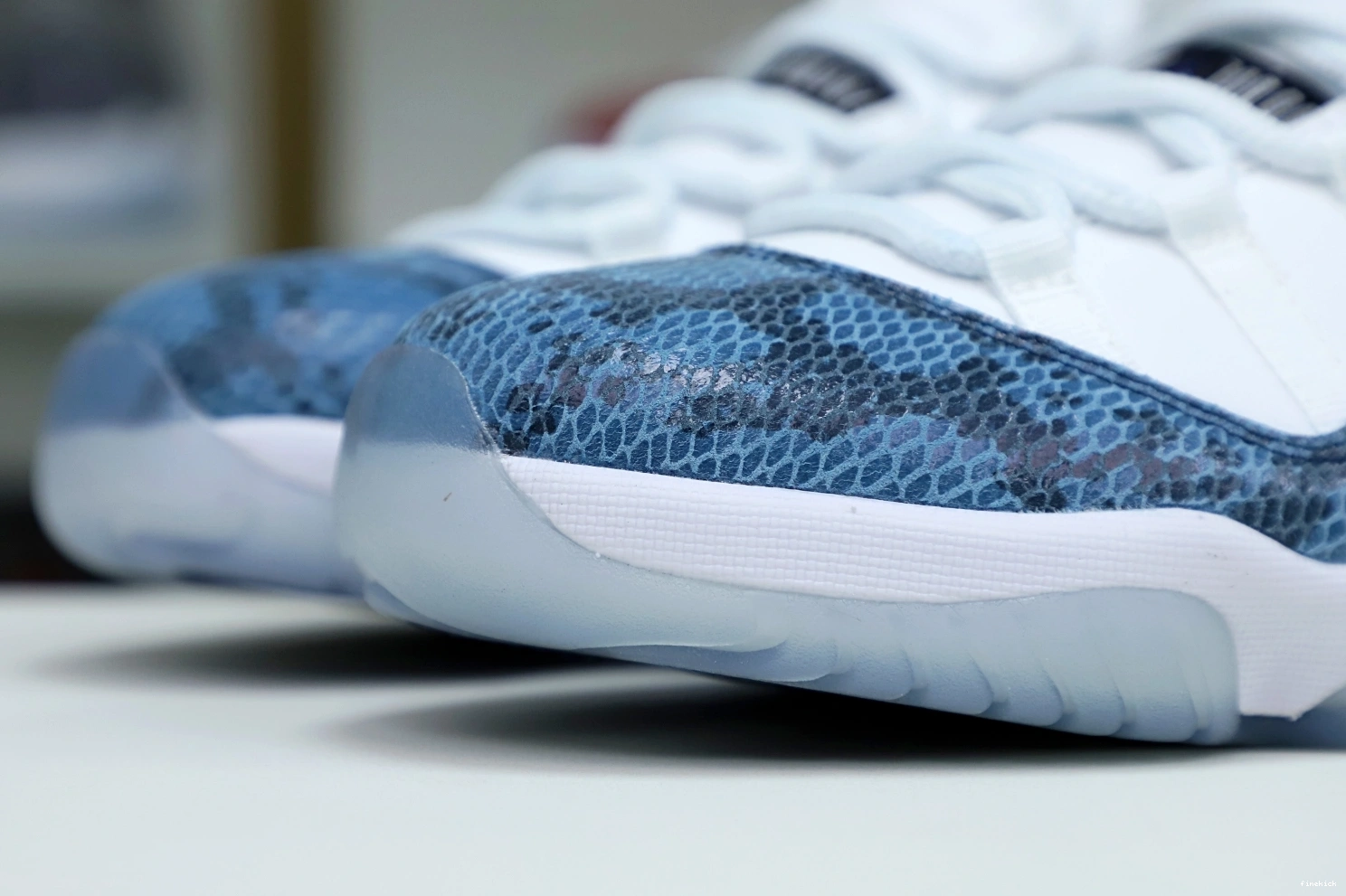 11 Jordan snakeskin” Jordan “navy Air 0116